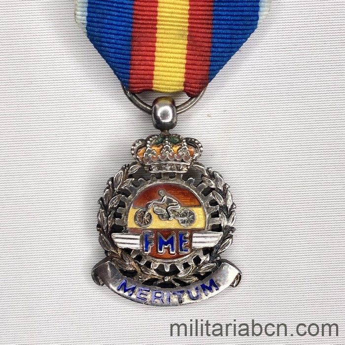Medalla de la Federación de Motociclismo Española. Meritum. Versión plata.