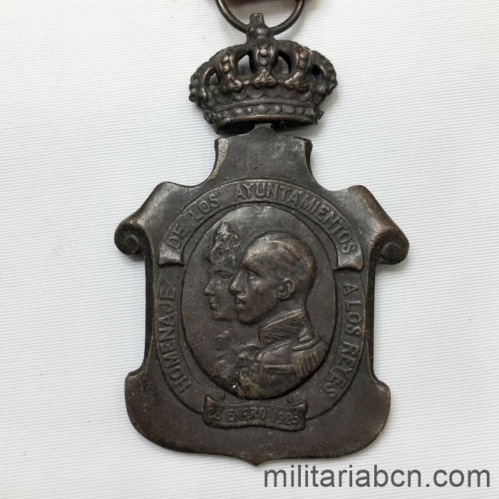 España. Medalla del Homenaje de los Ayuntamientos a SSMM los Reyes