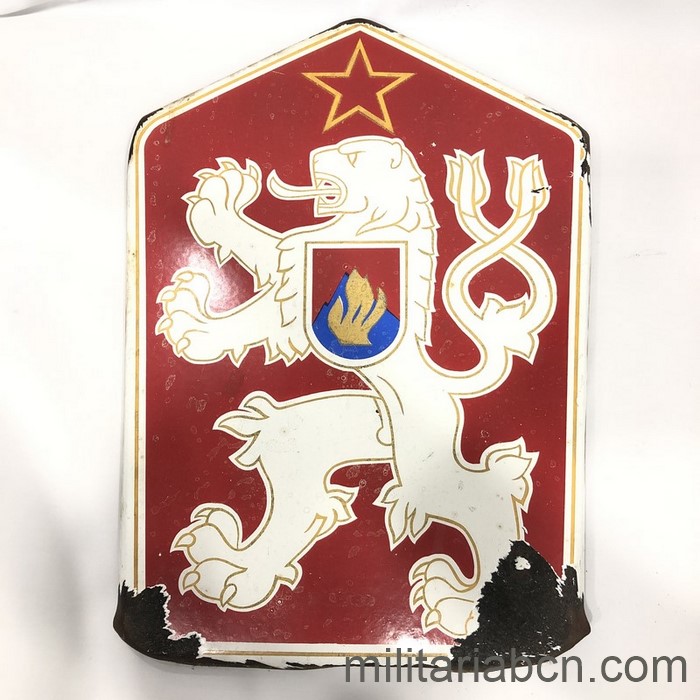 República checoslovaca. Placa de metal de edificio oficial