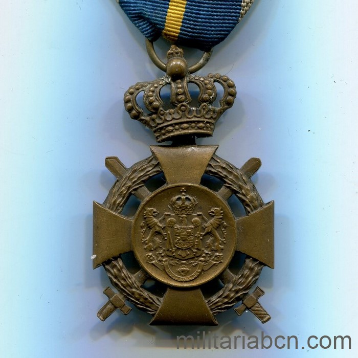 Rumanía. Cruz a los Servicios Distinguidos. Con espadas. 3ª Clase. Modelo 1906