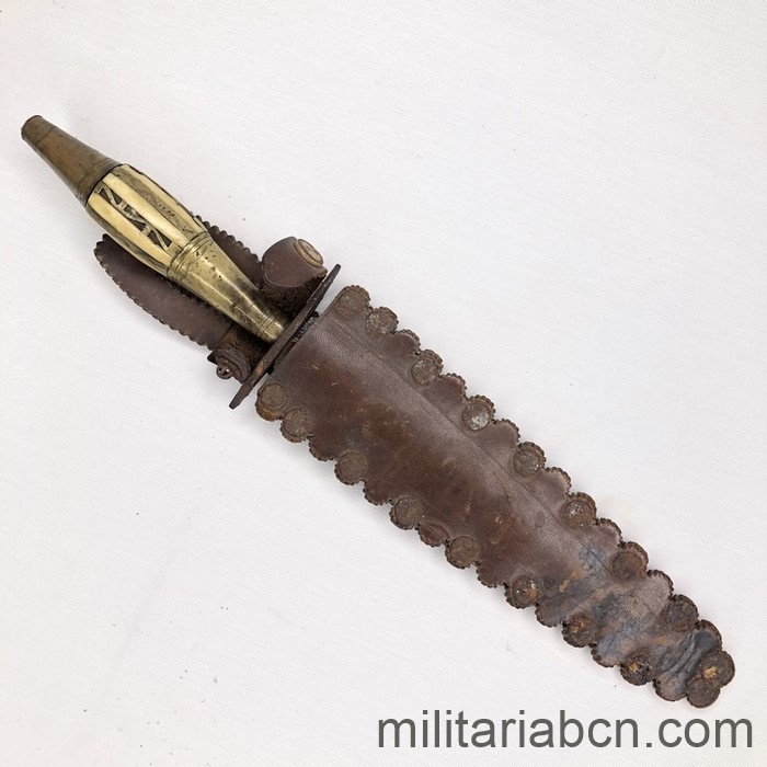 Cuchillo de Albacete. Segunda mitad del siglo XIX. Con funda en cuero