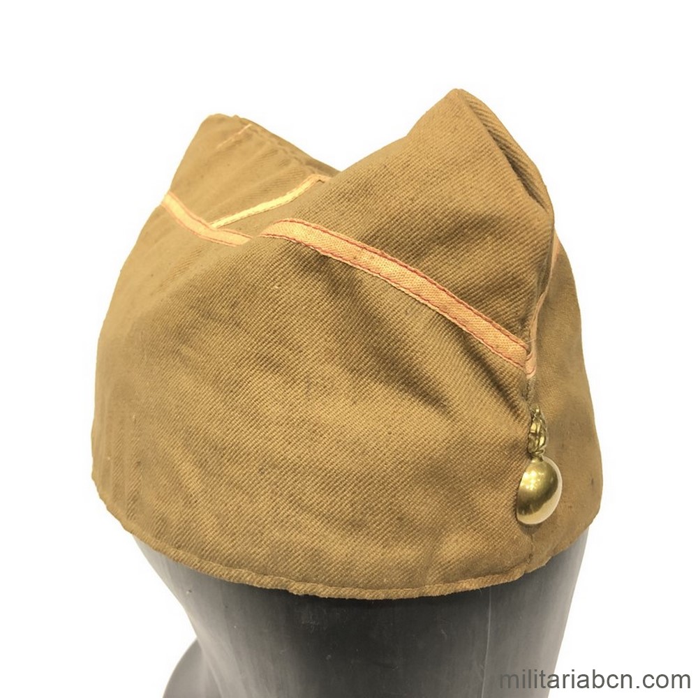 Gorra cuartelera de Artillería. Ejército Popular de la República. Guerra Civil