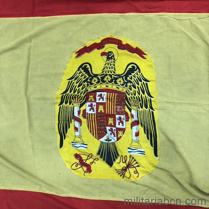 Bandera nacional española modelo 1977.  180 x 288 cm.  Algodón.