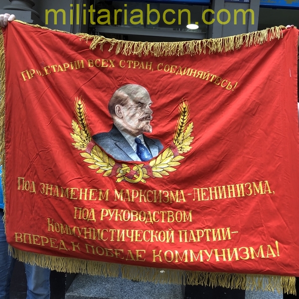 Bandera de la URSS. Al Vencedor del 2º Año de la Competición Socialista