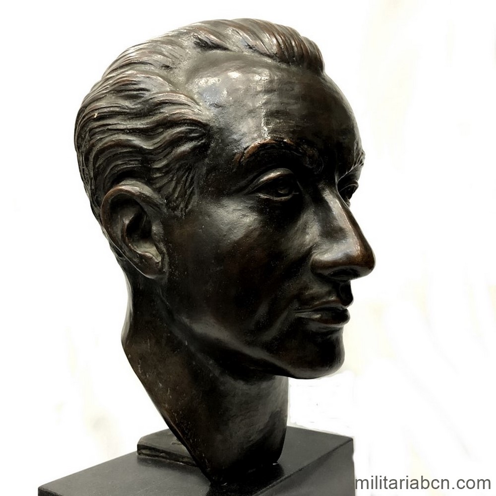 Busto en Bronce de José Antonio Primo de Rivera. Firmado Beltrán 1955. Realizado por Vicente Beltrán Grimal