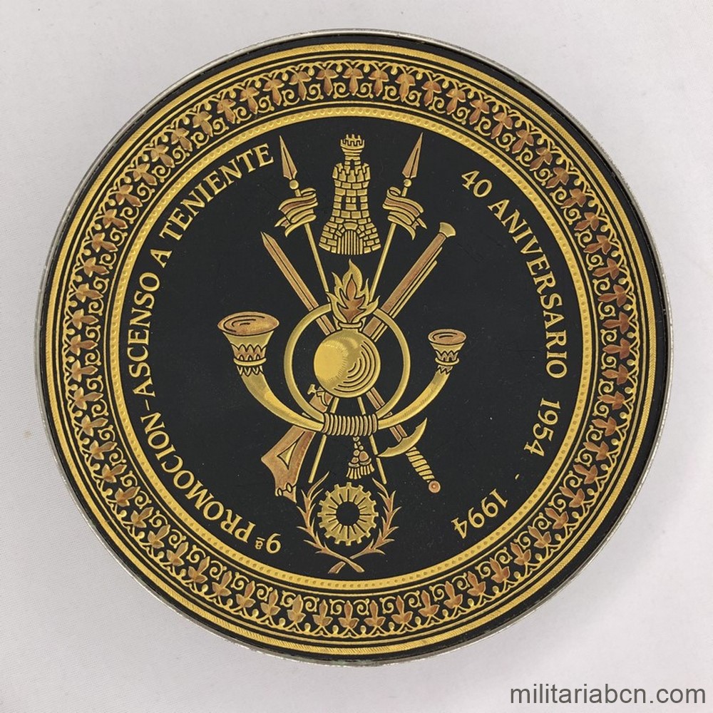 Plato conmemorativo del 40 Aniversario de la 9ª Promoción de Ascenso a Teniente 1954-1994