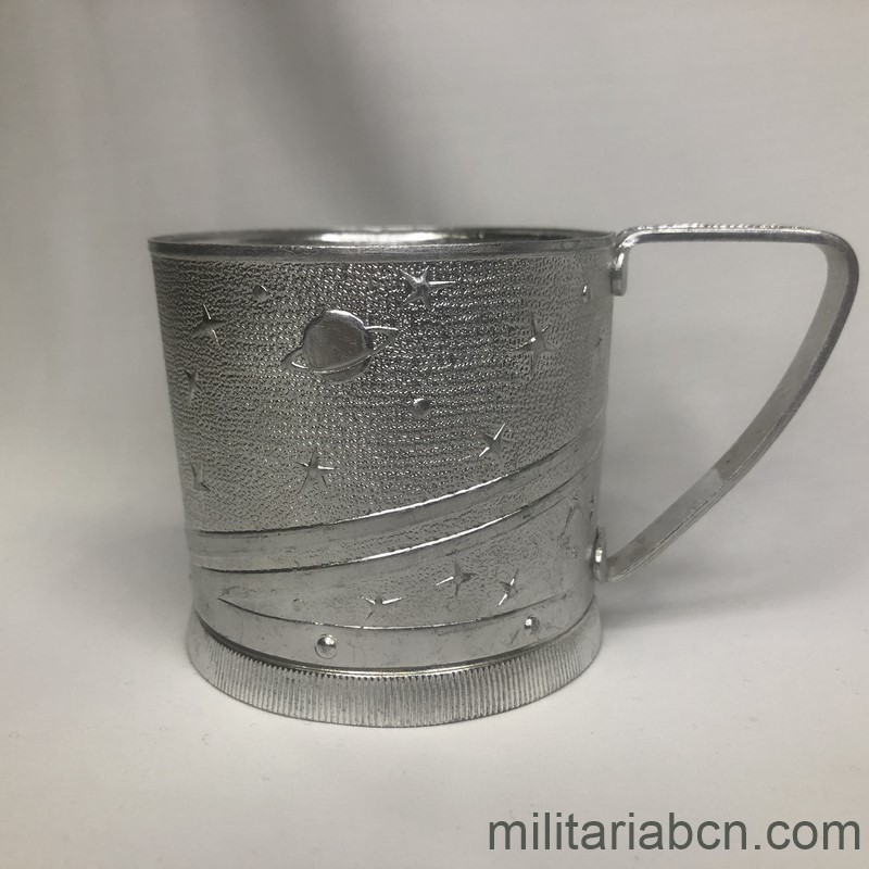 Porta vasos con alegoría del Proyecto Espacial Soviético.