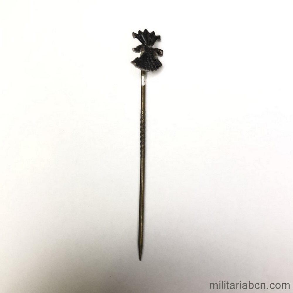 Insignia de solapa o corbata de Falange. Yugo y flechas. 9 x 7 mm