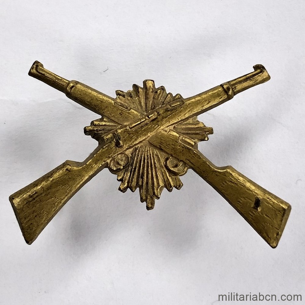 Insignia de gorra o de cuello de Carabineros. II República o Guerra Civil Española. 35 x 24 mm