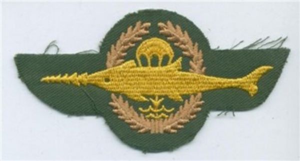 República Federal Alemana. Paracaidista-Submarinista. 3ªClase. Fondo verde.