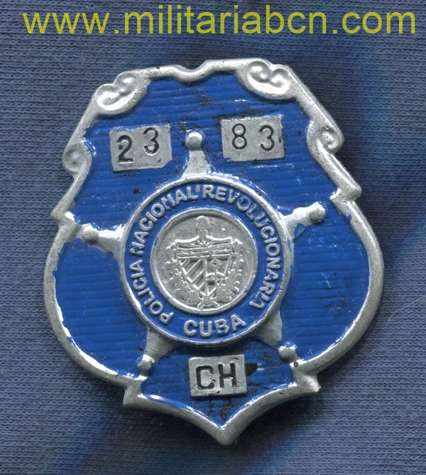 Cuba. Placa de la Policía Nacional Revolucionaria de Cuba. Numerada y marcada.