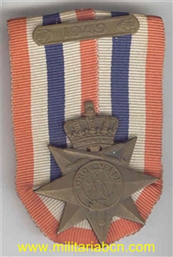 Holanda. Medalla por el Orden y la Paz. 1947. Con pasador