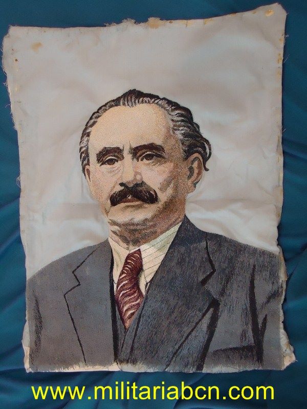 Bulgaria. Retrato de Georgi Dimitrov bordado a mano. Epoca socialista. 53 x 43 cm.