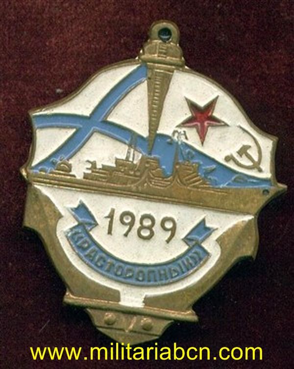 Insignia esmaltada de la Marina Soviética.