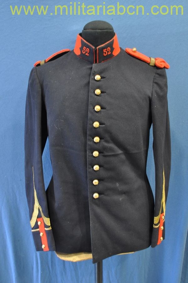 Francia. Uniforme: Guerrera y pantalón de Brigadier del 52 Regimiento de Artillería. 1ª Guerra Mundial