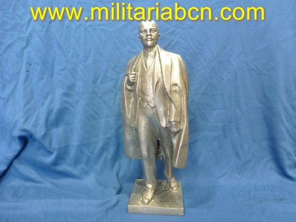 URSS.  Unión Soviética.  Figura de Lenin en metal.   340 mm de alto.