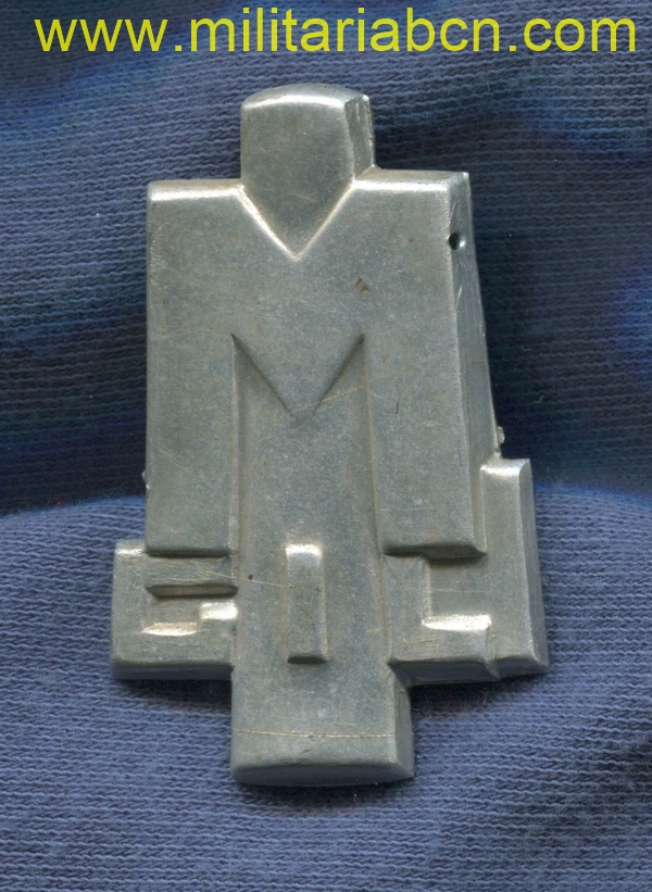 Italia. Insignia de gorra del GIL Gioventù Italiana del Littorio. 49 x 31 mm. Metal.