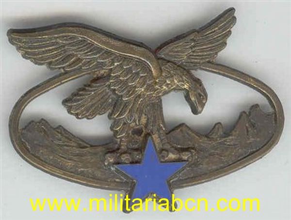Insignia regimental. Título de Tropas de Montaña (sin enganche posterior)