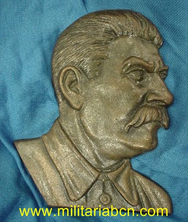 Placa con el busto de Stalin. Metal.20 cm. alto.